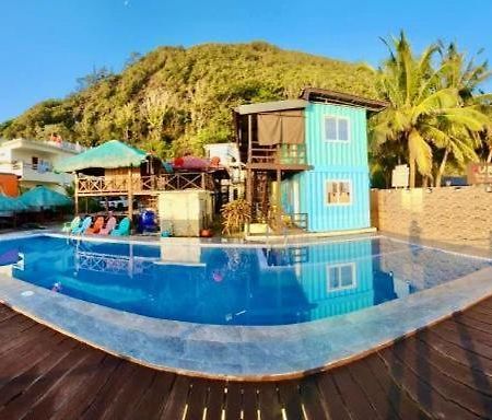 Aura Marina Sands Beach Resort Baler Ngoại thất bức ảnh