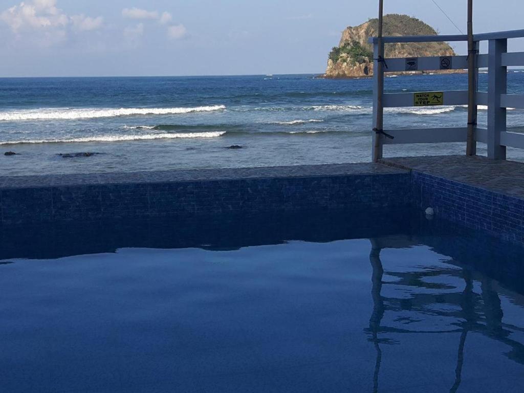 Aura Marina Sands Beach Resort Baler Ngoại thất bức ảnh