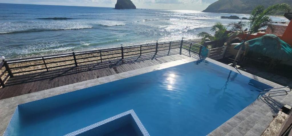 Aura Marina Sands Beach Resort Baler Ngoại thất bức ảnh